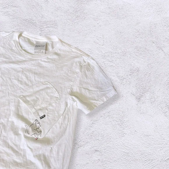 RIPNDIP | SIDEWAYS POCKET CAT UNISEX SKATER T-SHIRT - Picture 4 of 5